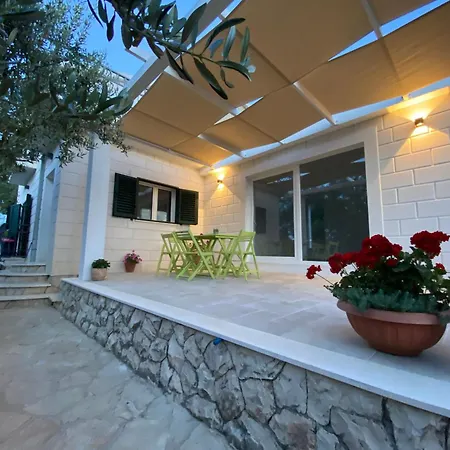 Manuela Bei Holiday home *
